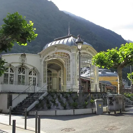 Apartment T2 A Cauterets, Proche Centre, Parking Et Box Inclus, Ideal Pour 5 Personnes - Fr-1-234-237 *